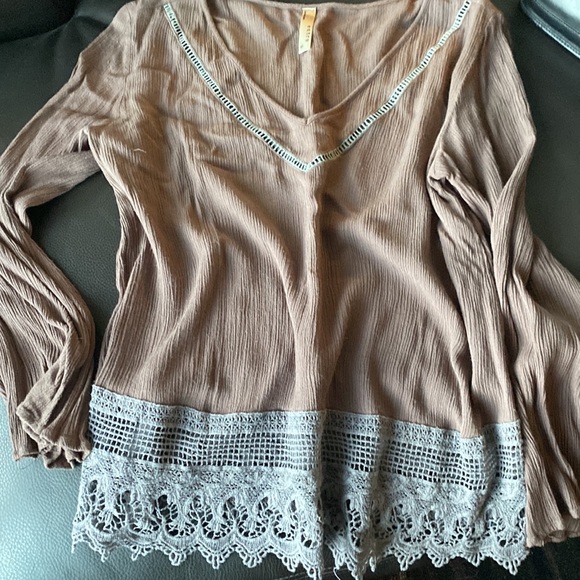 Entro warm taupe top with lace bottom, S - Picture 8 of 9